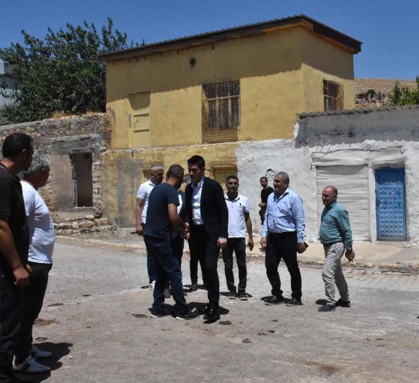 Derik Kaymakam/Belediye Başkan V. Sn. Evren ÇAKIR, Derinsu taziye evinde Kaya ailesinin taziyesine katıldılar.