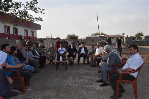 Derik Kaymakamı/Belediye Başkan Vekili Sayın Evren ÇAKIR  Şehit ve Gazi ailelerimizi ziyaret etti.