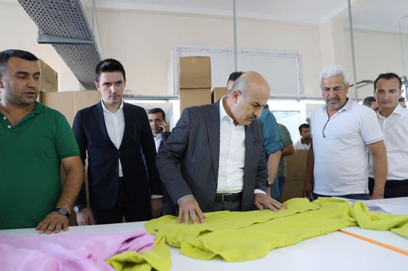 Mardin Valisi/B.Ş.Bel.B.V. Sn. Mahmut DEMİRTAŞ, B.Ş.Bel. Genel Sekreteri Sn. Murat SÜZEN ilçemizde faaliyete geçen Tekstil fabrikasını ziyaret ettiler